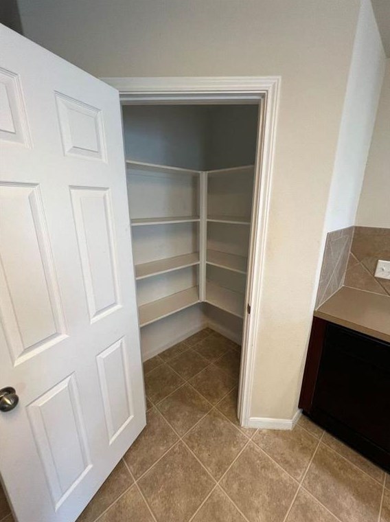 16442 Noble Mdw Ln, Houston TX  77073-6279 exterior