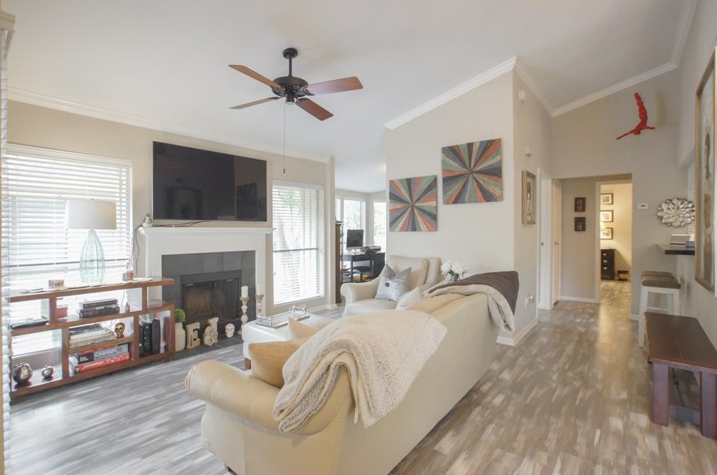 1881 Bering Dr #32, Houston, TX 77057