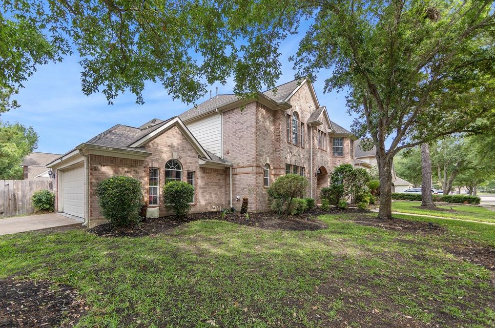 10726 Mandavilla Dr, Houston, TX 77095-4992