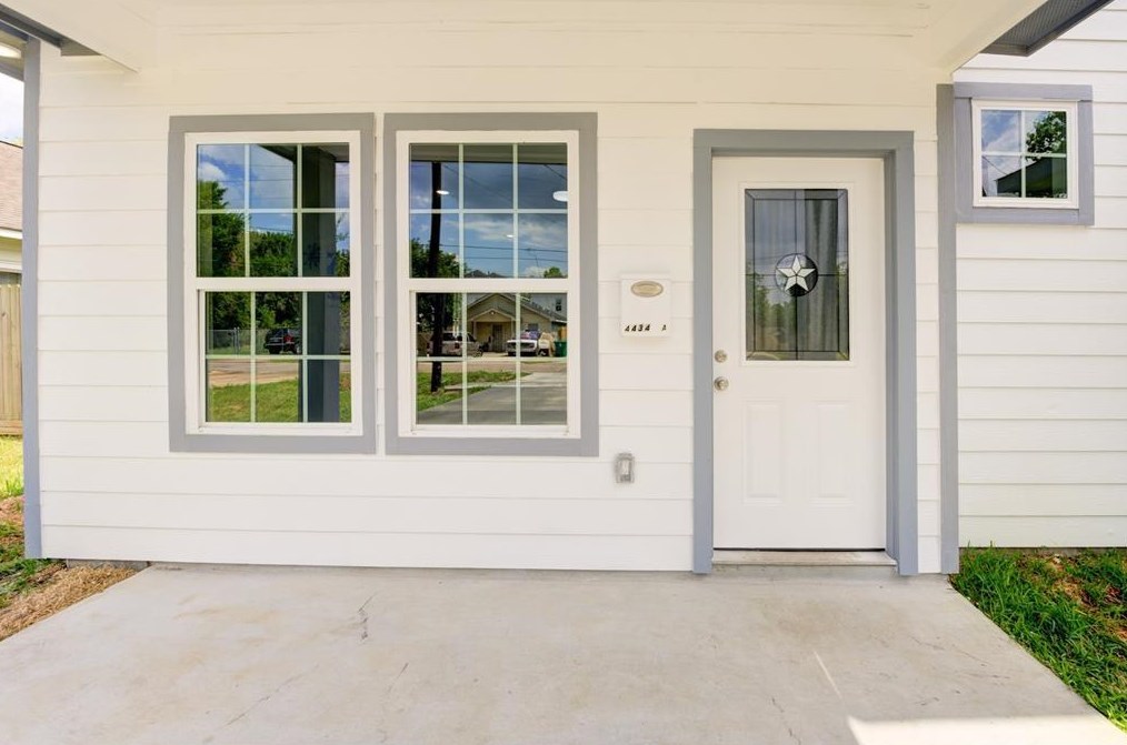 4434 Knoxville St, Houston, TX 77051-2660