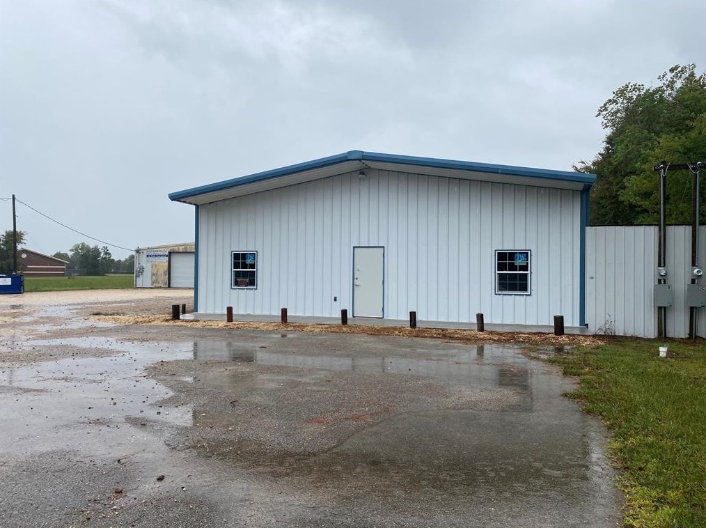2329 E Mulberry St #b, Angleton, TX 77515