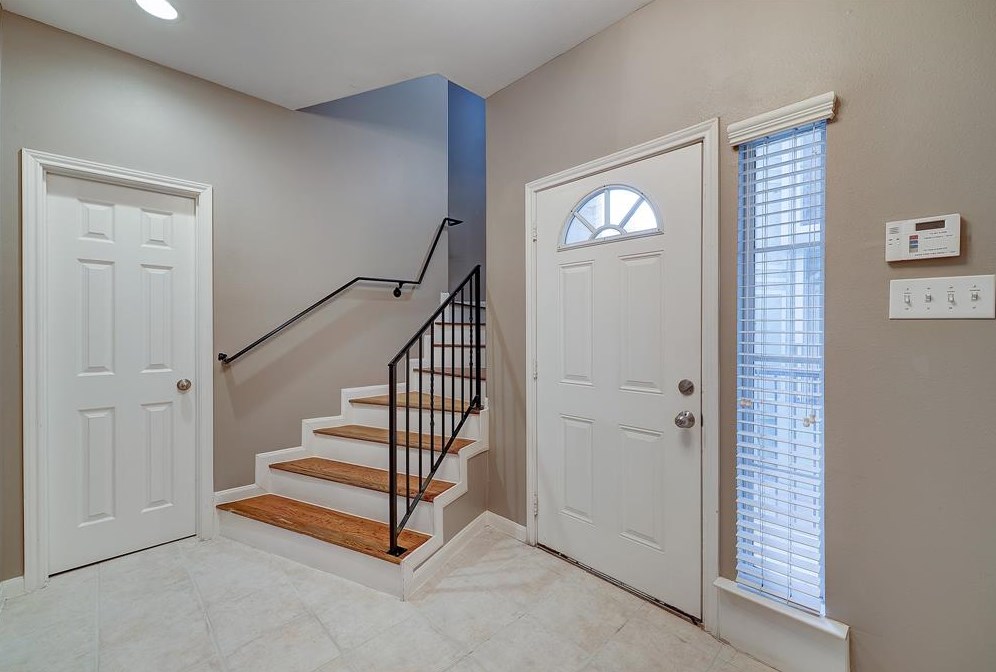 1129 15th 1/2 St, Houston, TX 77008-3567