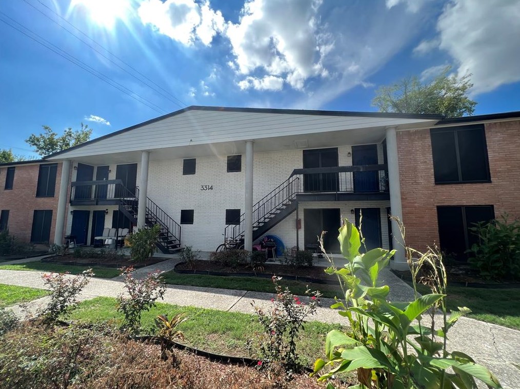 3314 N Macgregor Way #8, Houston, TX 77004