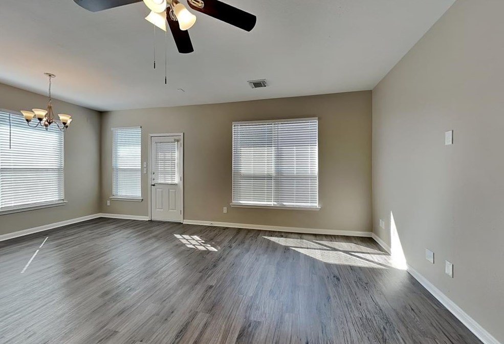 20319 Bright Point Ct, Tomball, TX 77375