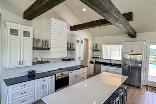 1463 Mountain Vly Dr, Concan, TX 78838 - Photo 6