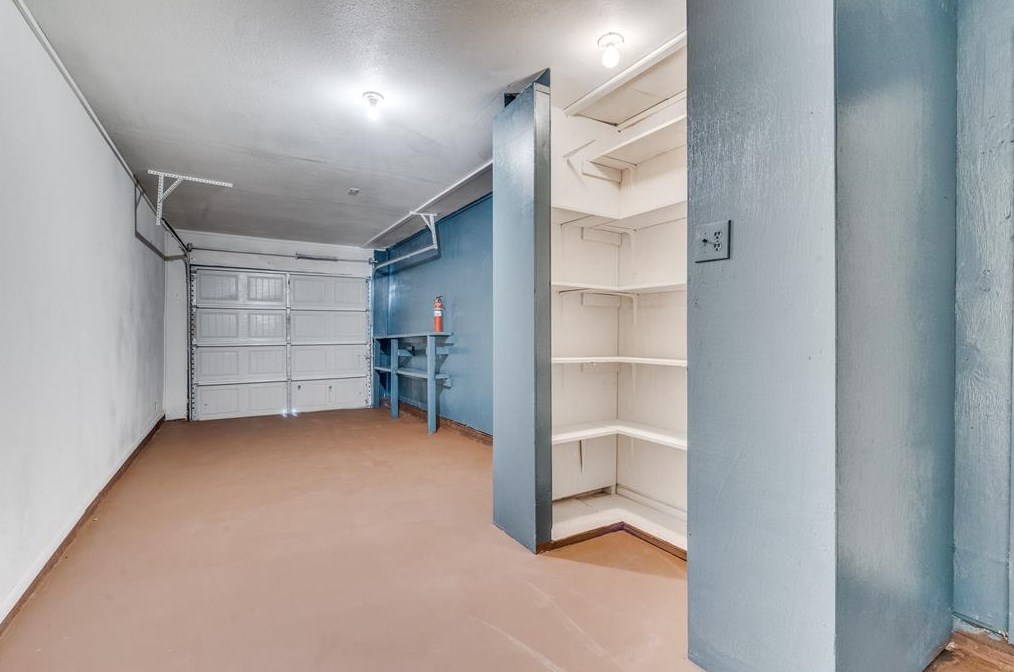 6504 Stonleigh Pl, Austin TX 78744-5000 exterior