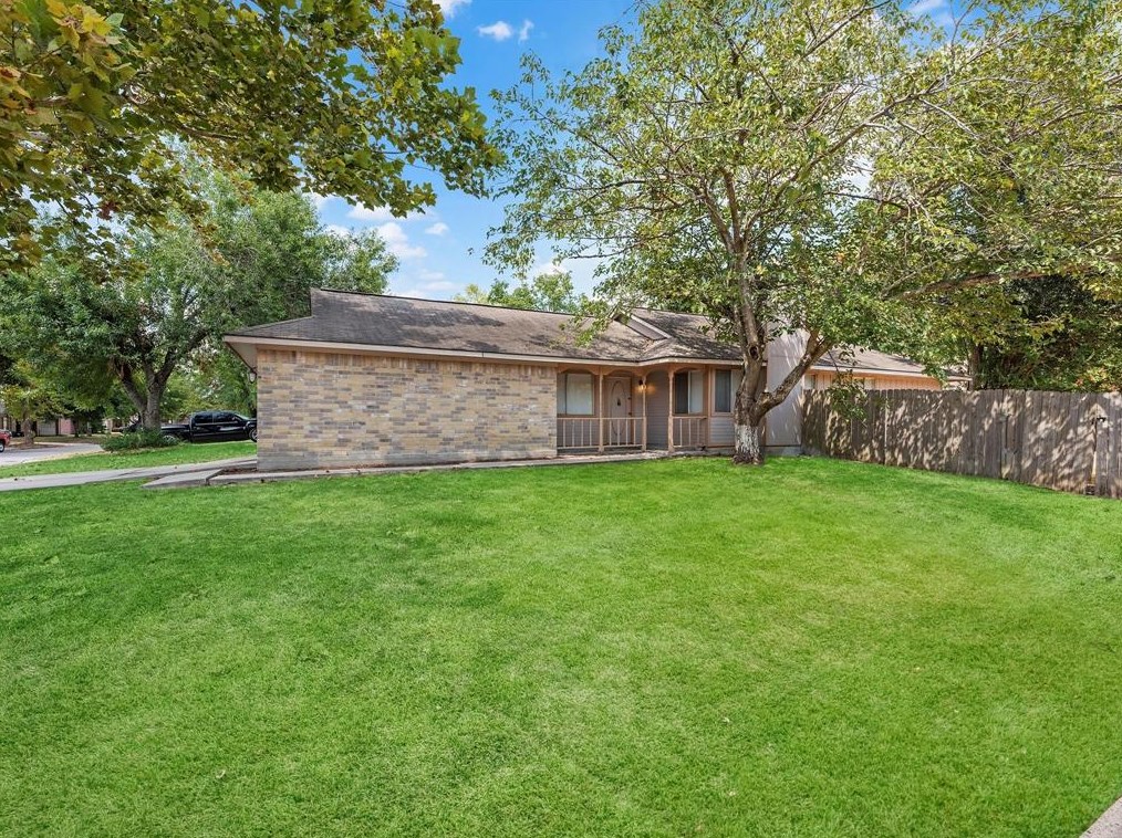 23526 Tree House Ln, Spring, TX 77373