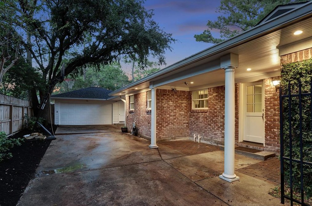 12330 Broken Bough Dr, Houston, TX 77024-4921