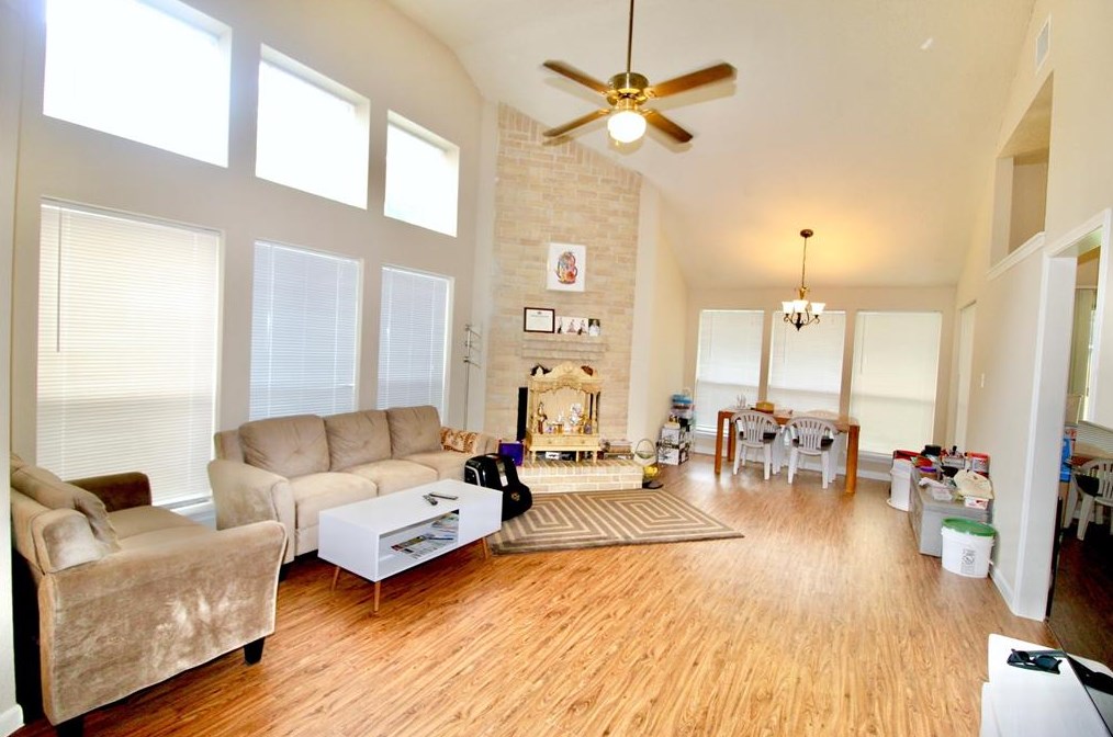 2911 Silent Dr, Sugar Land, TX 77498