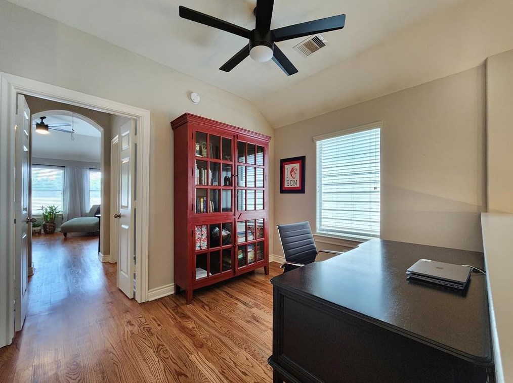 5739 Darling St, Houston TX  77007-1863 exterior
