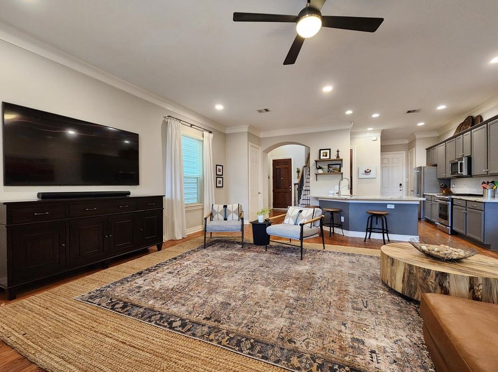 5739 Darling St, Houston TX  77007-1863 exterior