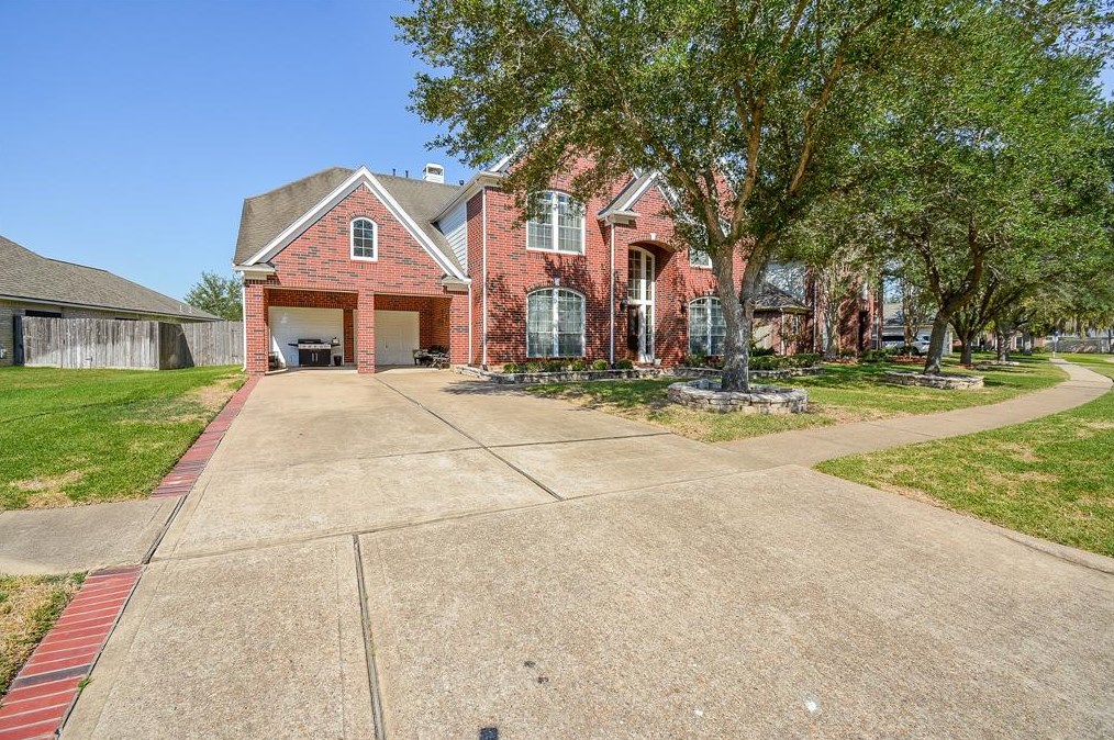 2306 Clawson Falls Ln, Sugar Land, TX 77479-8976