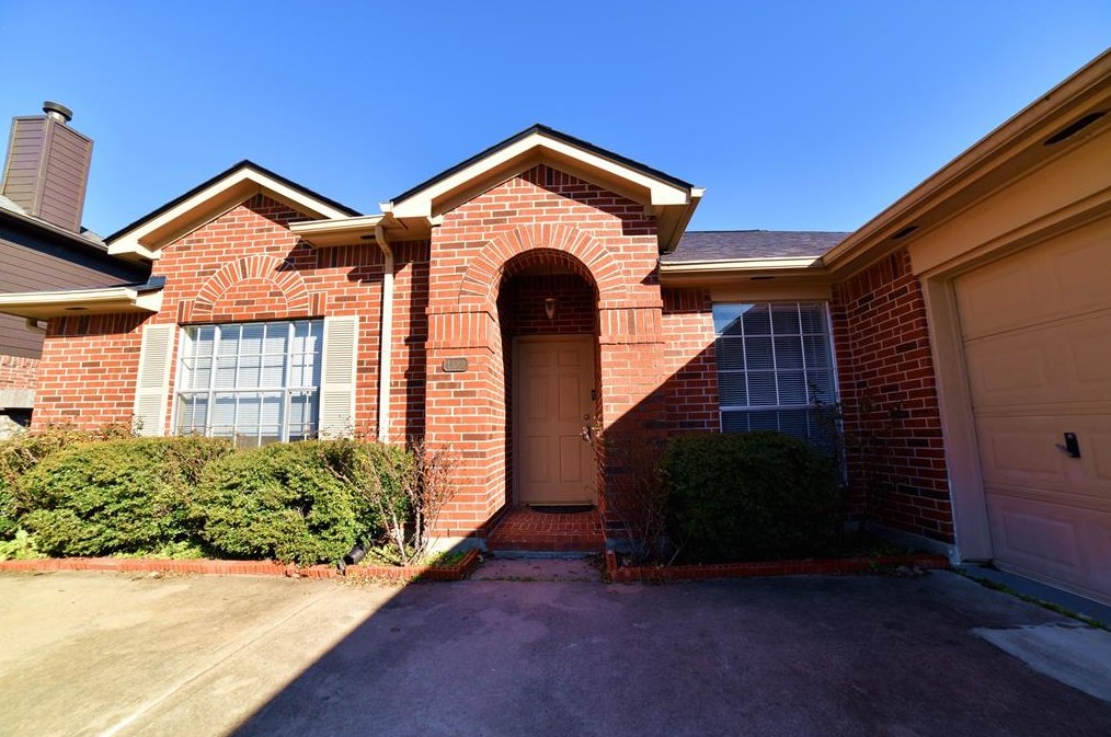 4525 Fox Run St, Pearland, TX 77584