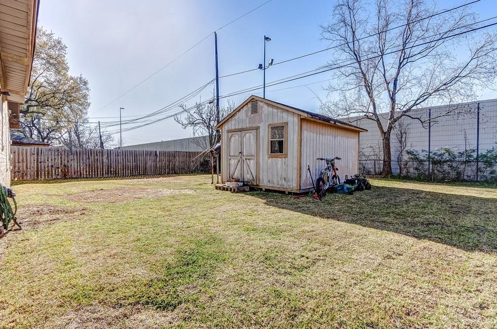 6926 Peyton St, Houston TX  77028-5017 exterior