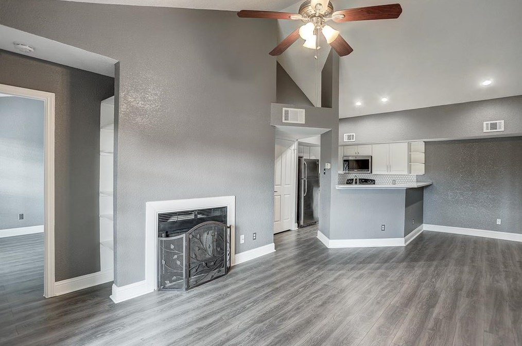 2121 El Paseo St #1902, Houston, TX 77054