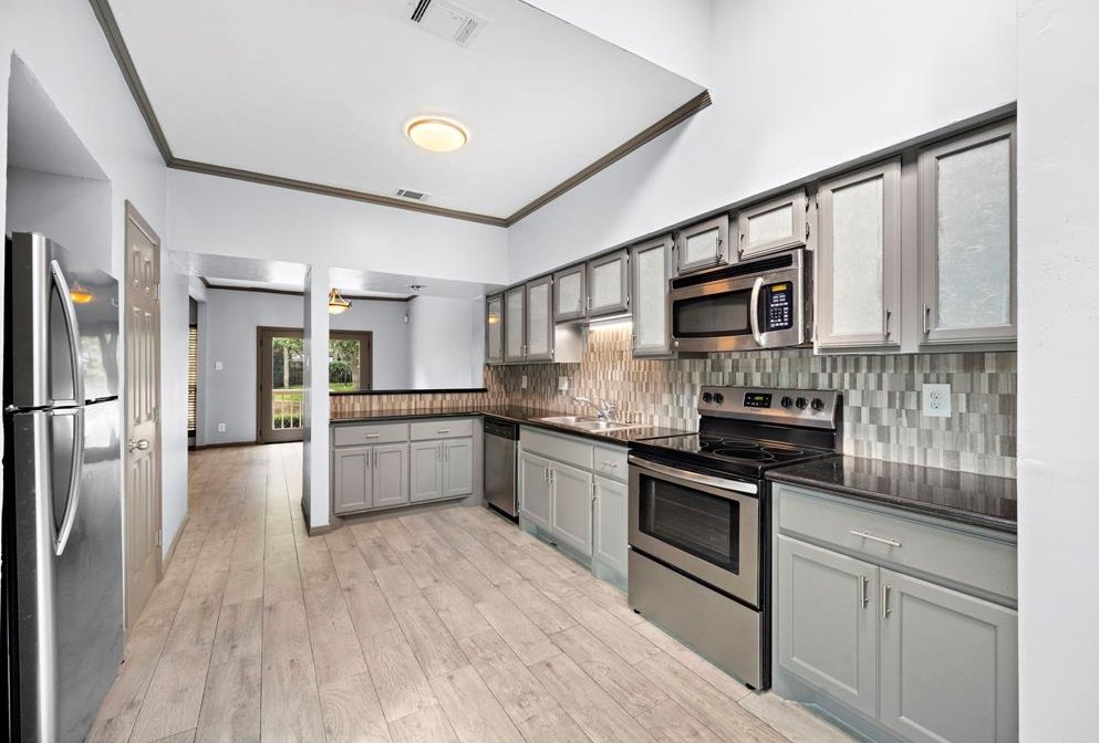 12623 Briar Patch Rd, Houston, TX 77077