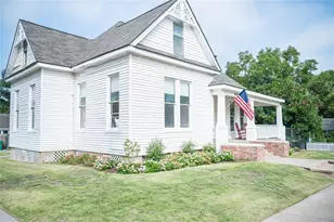 612 S Day St, Brenham, TX 77833 - Photo 4