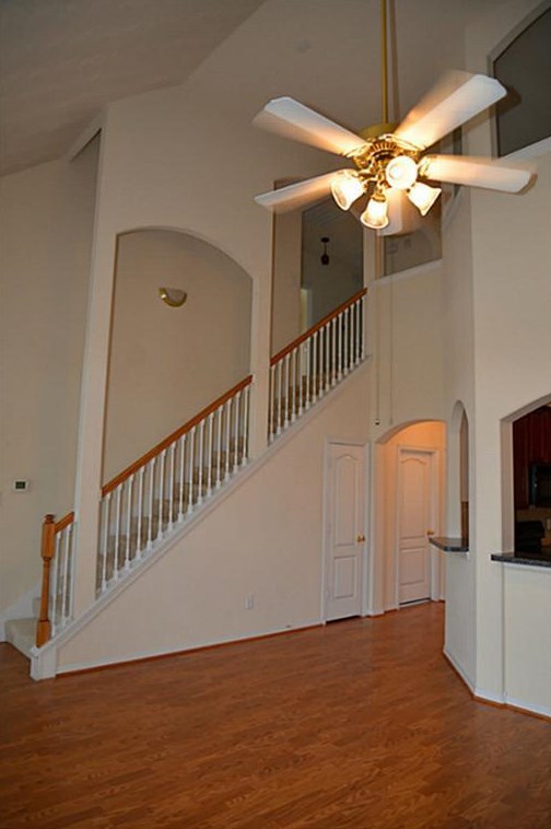 9219 E Lakeside Dr, Magnolia, TX 77354
