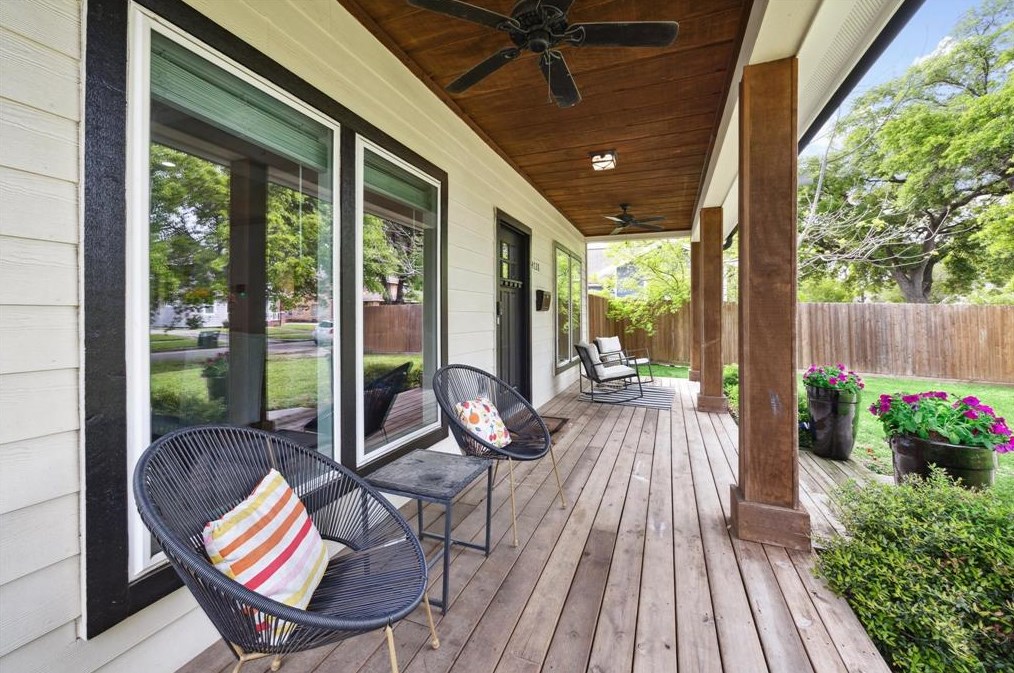 4728 Walker St, Houston, TX 77023-1242