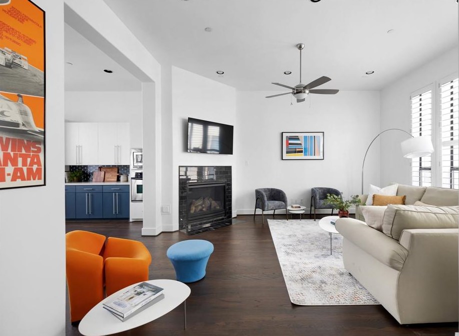 2105 Woodhead St, Houston, TX 77019-6818