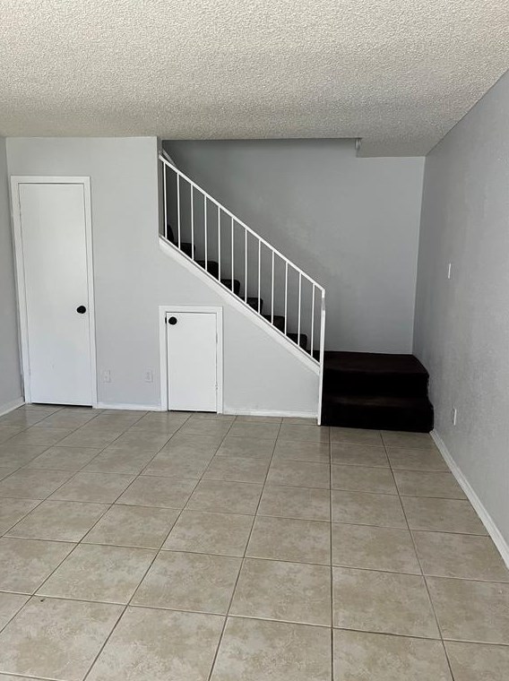 5660 Birchmont Dr, Houston, TX 77091-4939