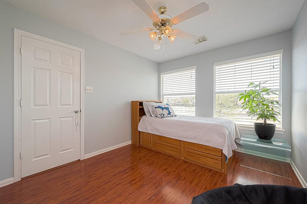 12315 Shadow Cv Dr, Houston TX  77082-2502 exterior