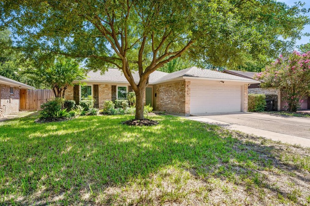 6315 Spruce Forest Dr, Houston, TX 77092-2351