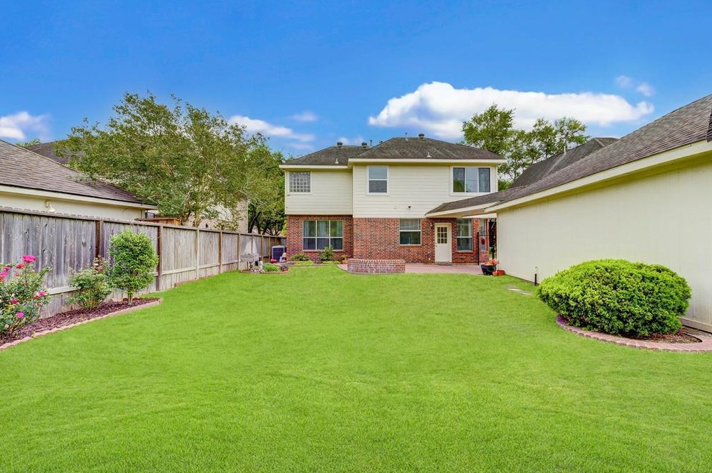 2338 Plantation Bend Dr, Sugar Land TX  77478-4484 exterior