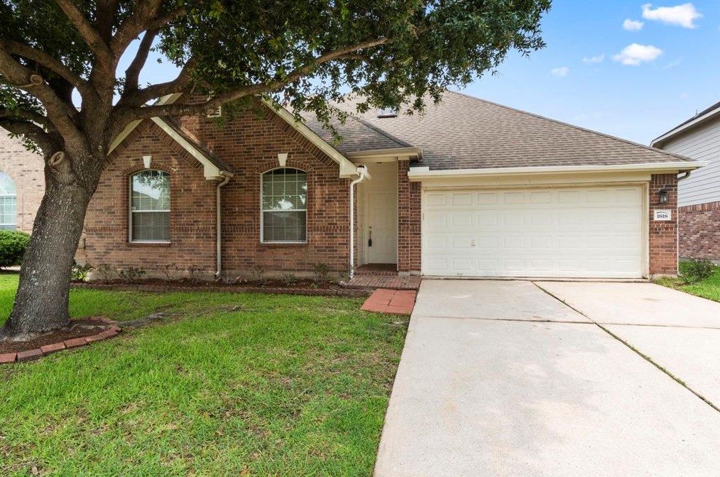 1818 Dominic Ln, Houston, TX 77049