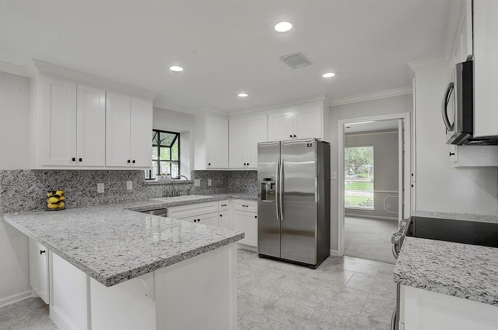 13802 Kingsride Ln, Houston TX  77079-3313 exterior