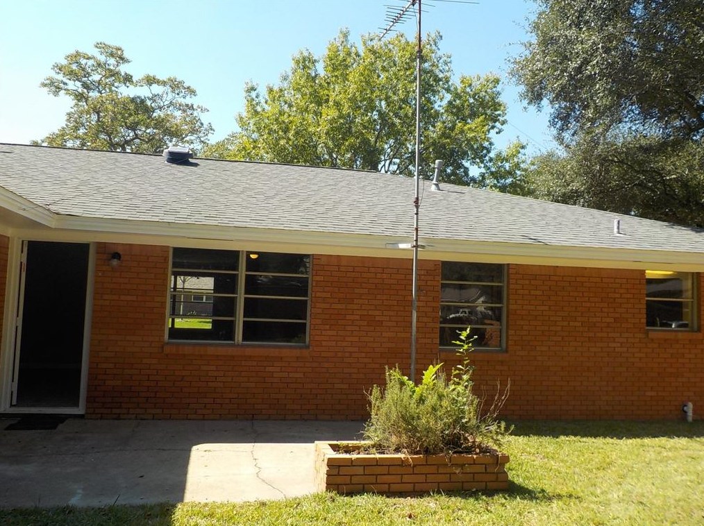 1907 Mcfarland St, Baytown, TX 77520-3420