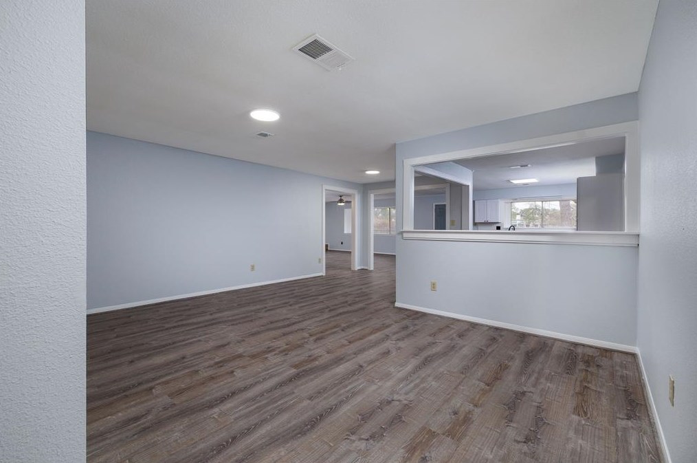 1931 Seakale Ln, Houston, TX 77062