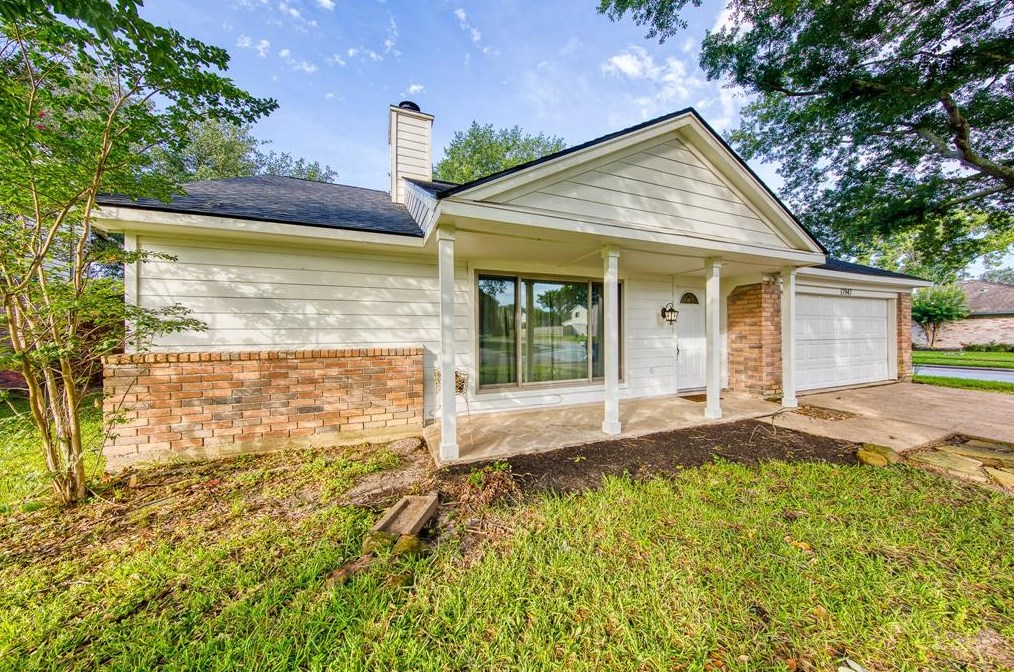 17947 Glenledi Dr, Houston TX  77084-5924 exterior