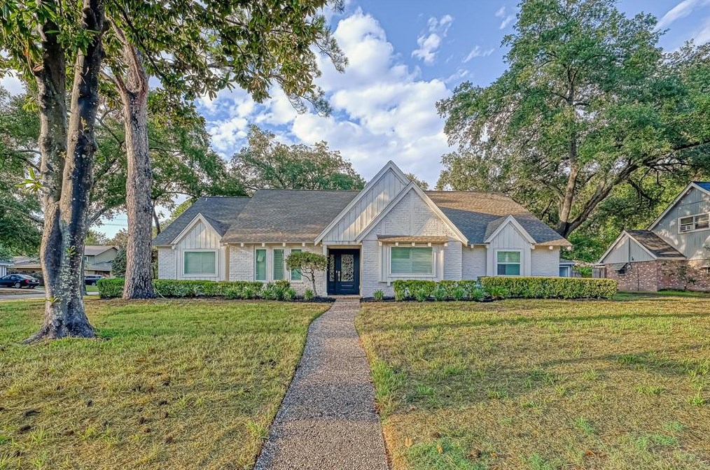 11318 Cold Spring Dr, Houston, TX 77043-4602