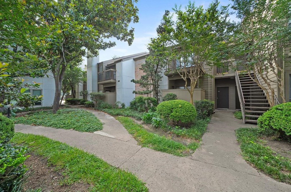 10049 Westpark Dr #118, Houston, TX 77042
