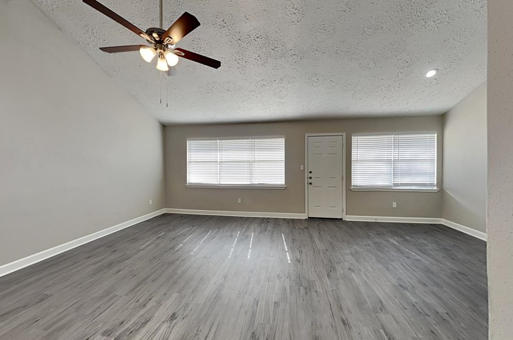 16211 Dew Drop Ln, Houston, TX 77095