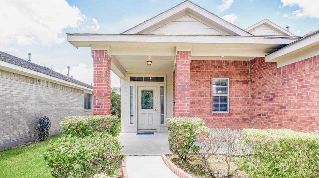 1735 Rock Ridge Dr, Houston, TX 77049