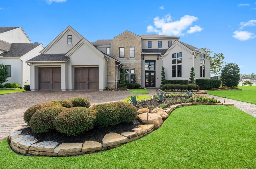 6913 W Warwick Lake Ln, Spring, TX 77389