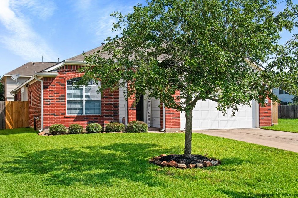 8102 Hardy Elm St, Spring, TX 77379-3790