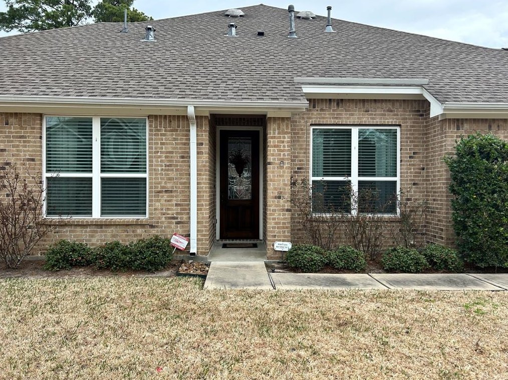 2034 Que Manor Dr, Houston, TX 77090