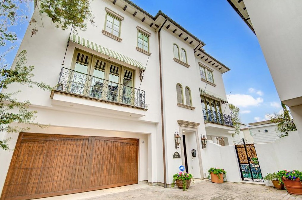 2374 Bolsover St, Houston, TX 77005-2648