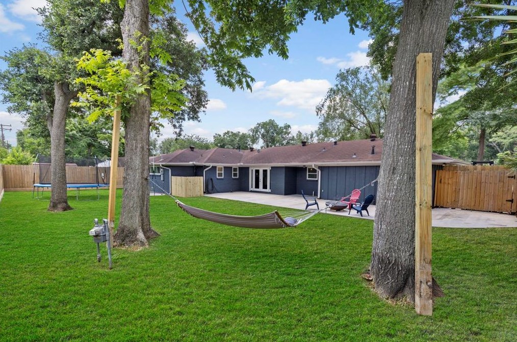 9203 Cadawac Rd, Houston TX  77074-5912 exterior