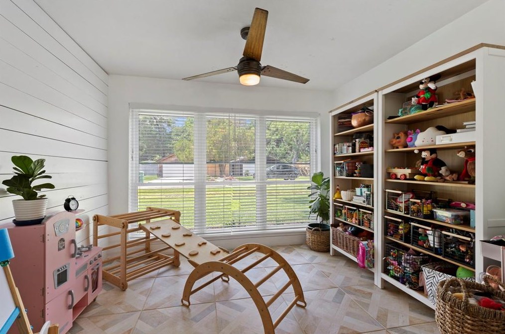 9203 Cadawac Rd, Houston TX  77074-5912 exterior
