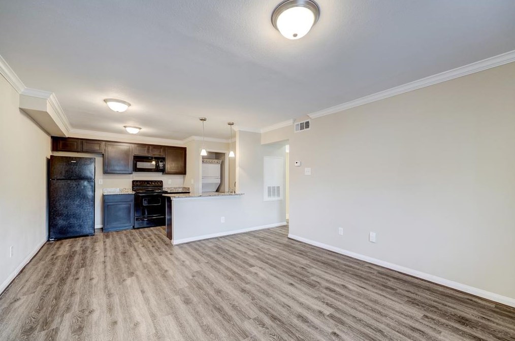 1600 W T C Jester Blvd #29, Houston, TX 77008