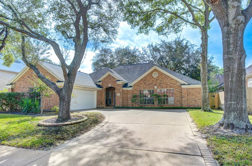 14207 Heatherhill Pl, Houston, TX 77077