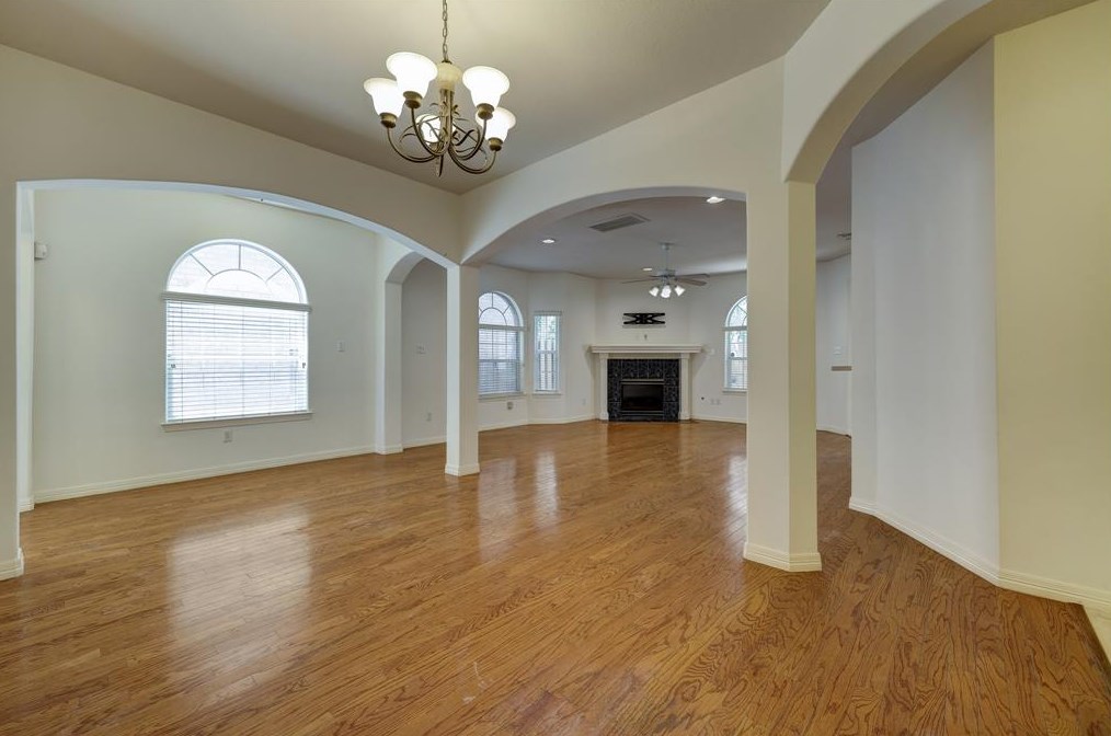 7534 Linpar Ct, Houston TX  77040-5168 exterior