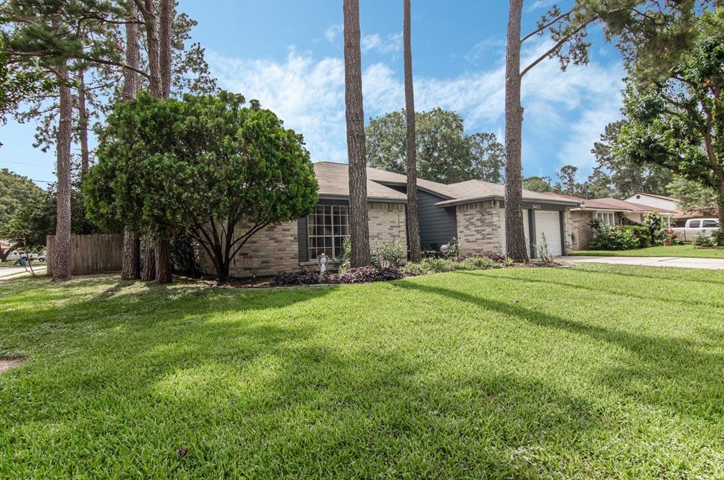 21422 Castlemont Ln, Spring, TX 77388-3823