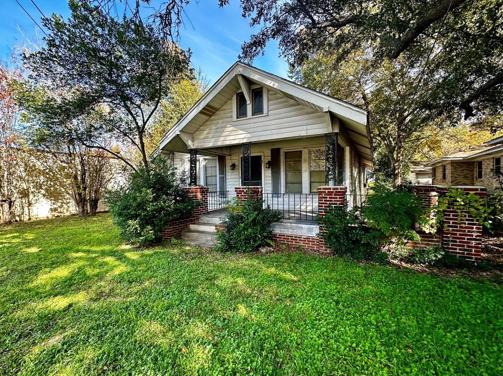 1603 Day St, Brenham, TX 77833-4827