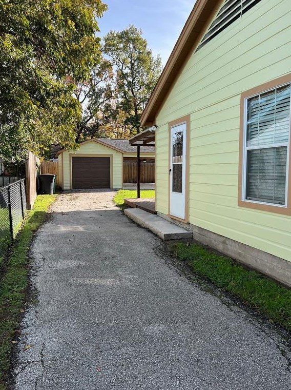 4818 Cetti St, Houston TX  77009-2810 exterior