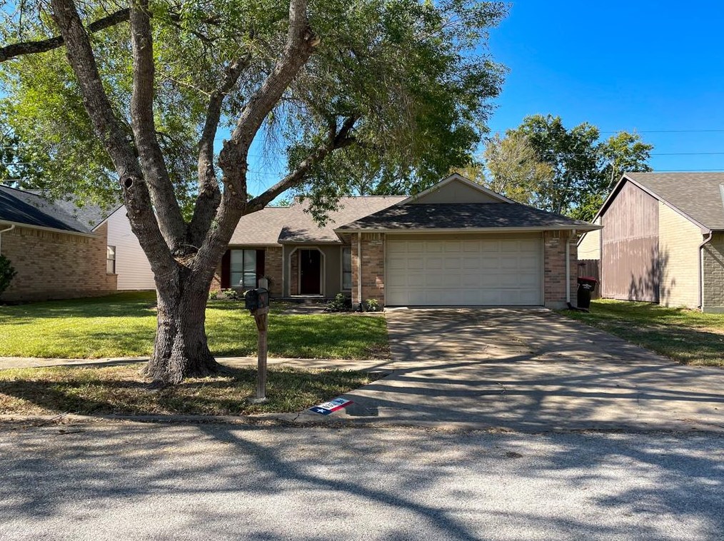 635 Stonewall Dr, Richmond, TX 77469